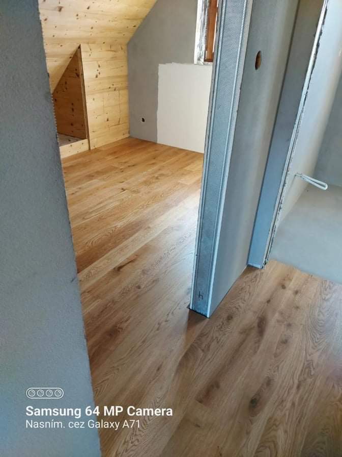 Drevená podlaha - víkendová chata Lazisko - Liptovsky Mikuláš